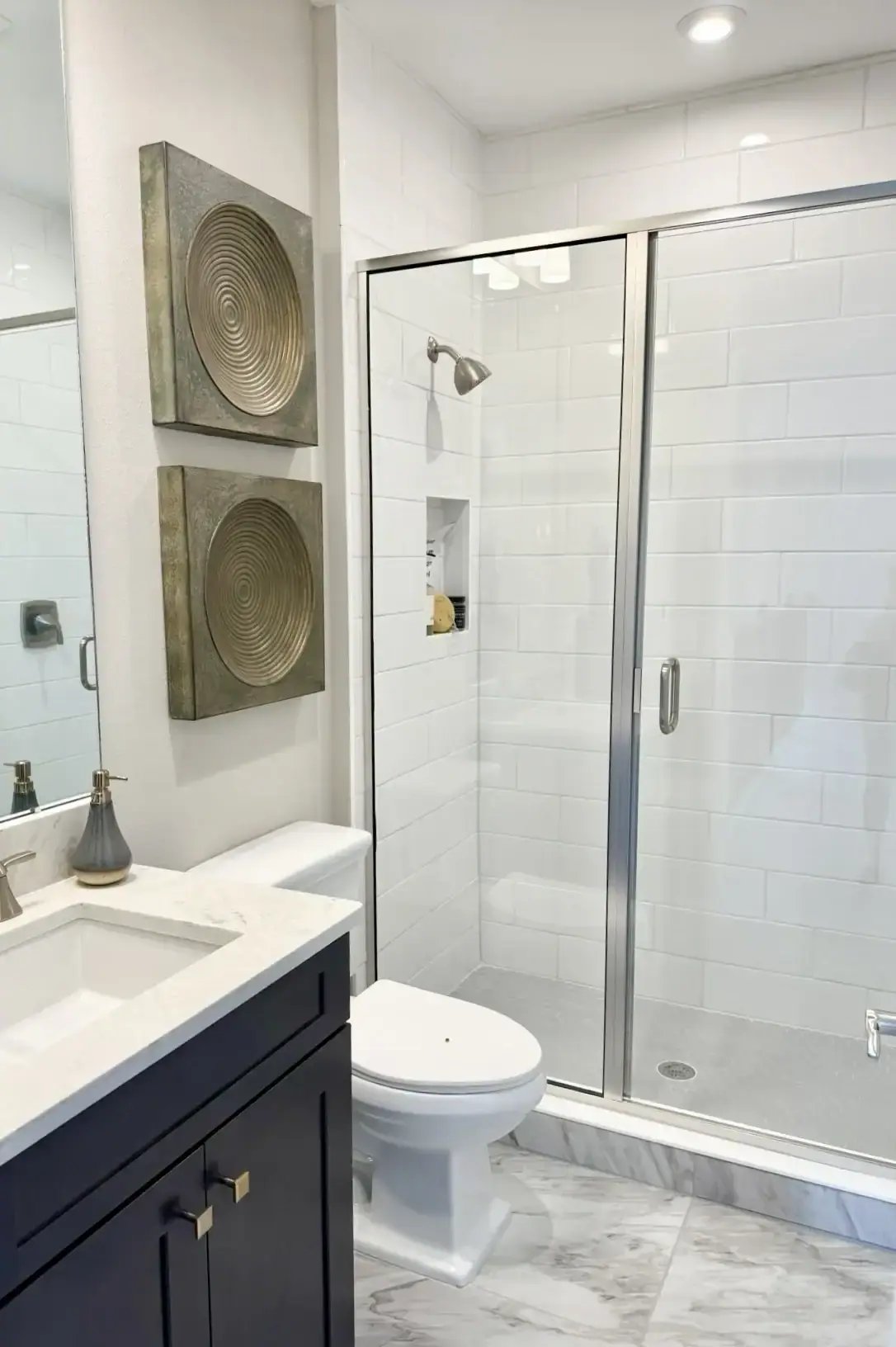 Bryan-Hindman-Electric-Gallery-Bathroom-011